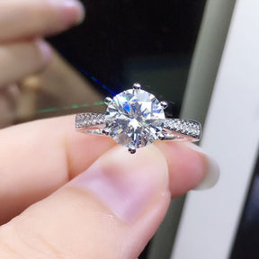 Bague élégante en zircone cubique pour femme