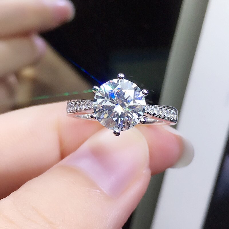 Bague élégante en zircone cubique pour femme